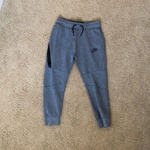 Big Kids’ Tech Fleece ‘NIKE’ Pants!